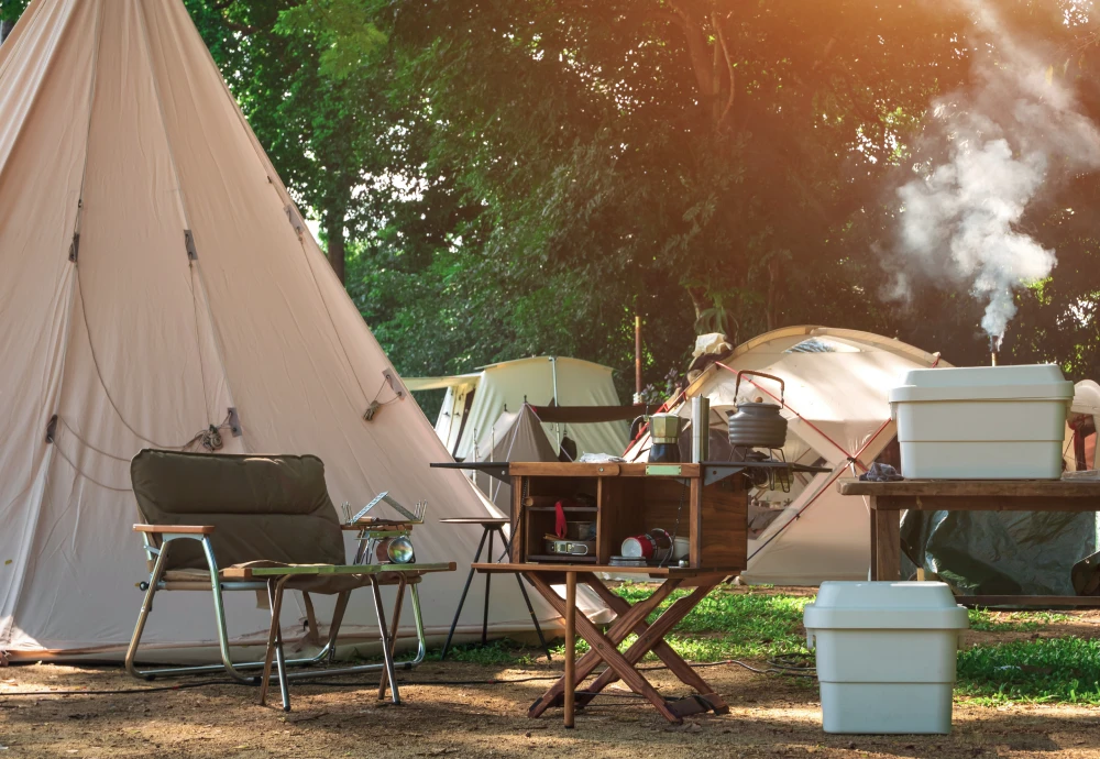 UV-protected 4-person tent