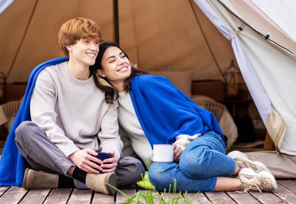 Quick pitch 4-person tent